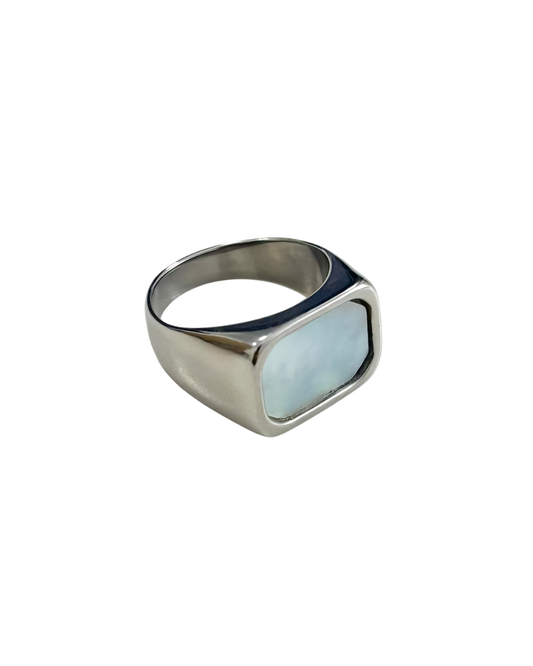 anel power numerado prateado aço inox 316l
close-up anel power prateado com números aço inox
anel numerado poder prateado aço inox minimalista
modelo usando anel numerado power prateado aço inoxidável