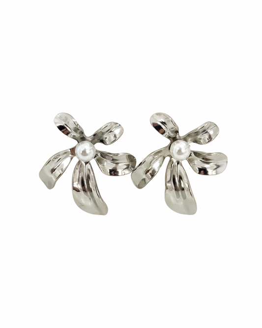 Brincos Pearl Petal Prateado