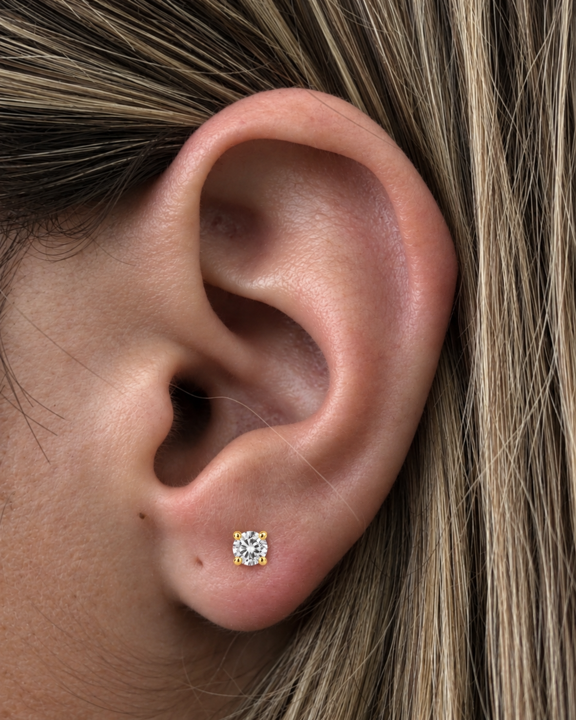 Piercing Ponto de Luz Dourado ou Prateado