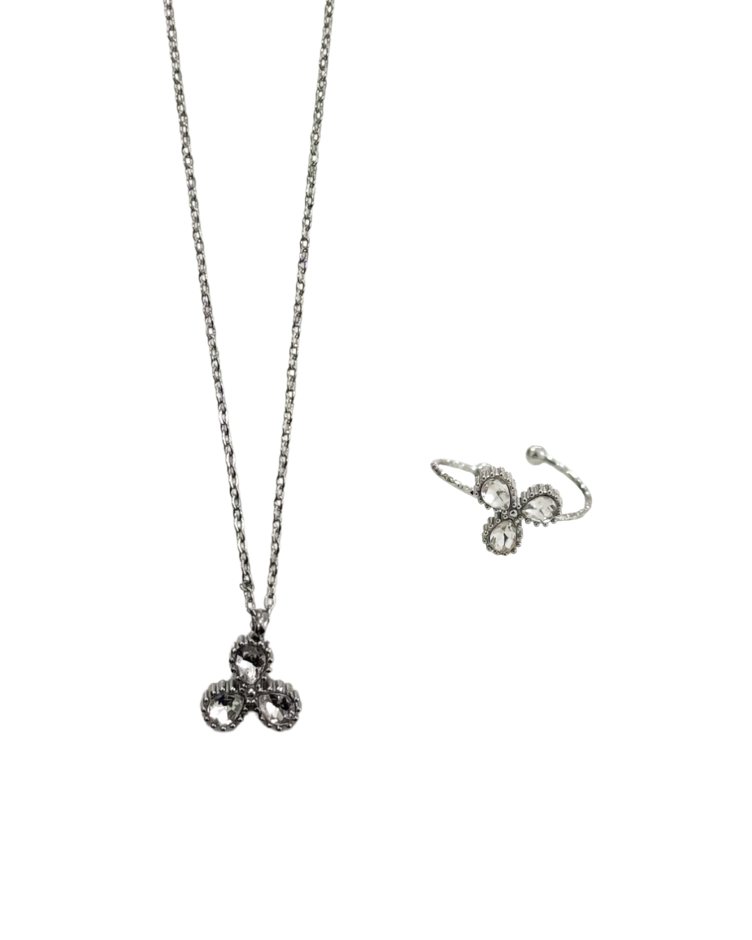 conjunto little leaf prateado aço inox 316l

colar little leaf prateado folha aço inoxidável

anel little leaf prateado aço inox folha