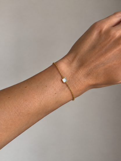 Pulseira Madrepérola Quadrado Dourado ou Prateado