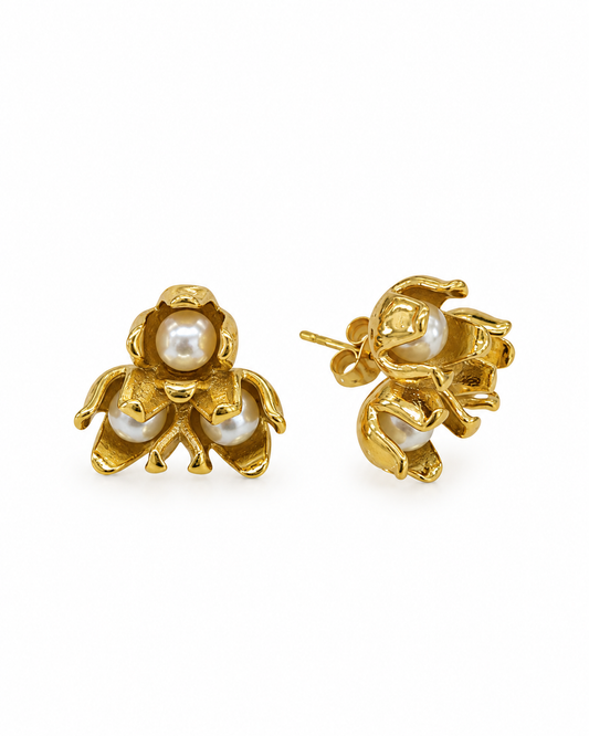 Brincos Botão de Flor Pérola Dourado