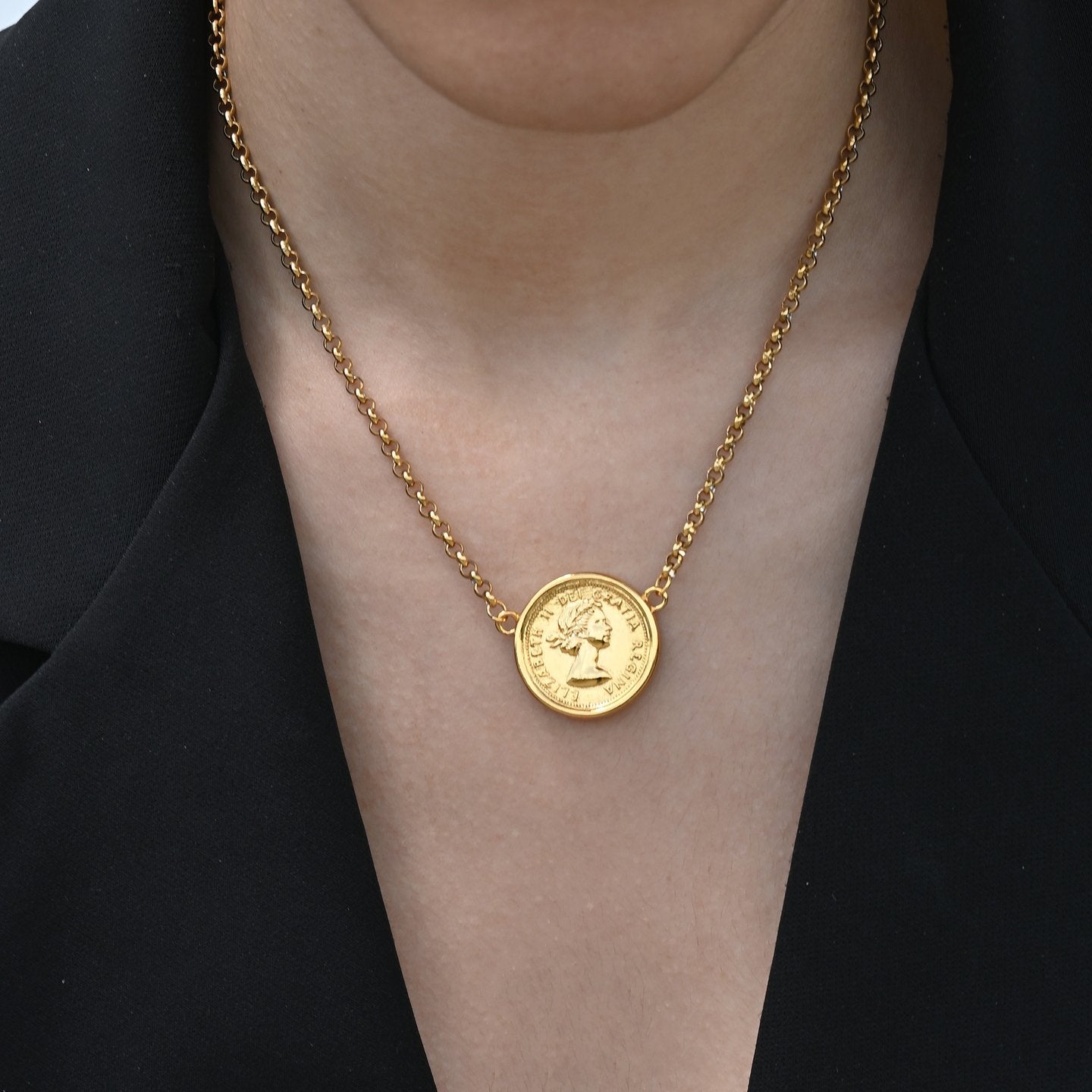 Colar Libra Banho de Ouro