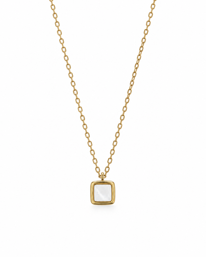 Colar Madrepérola Quadrado Dourado ou Prateado