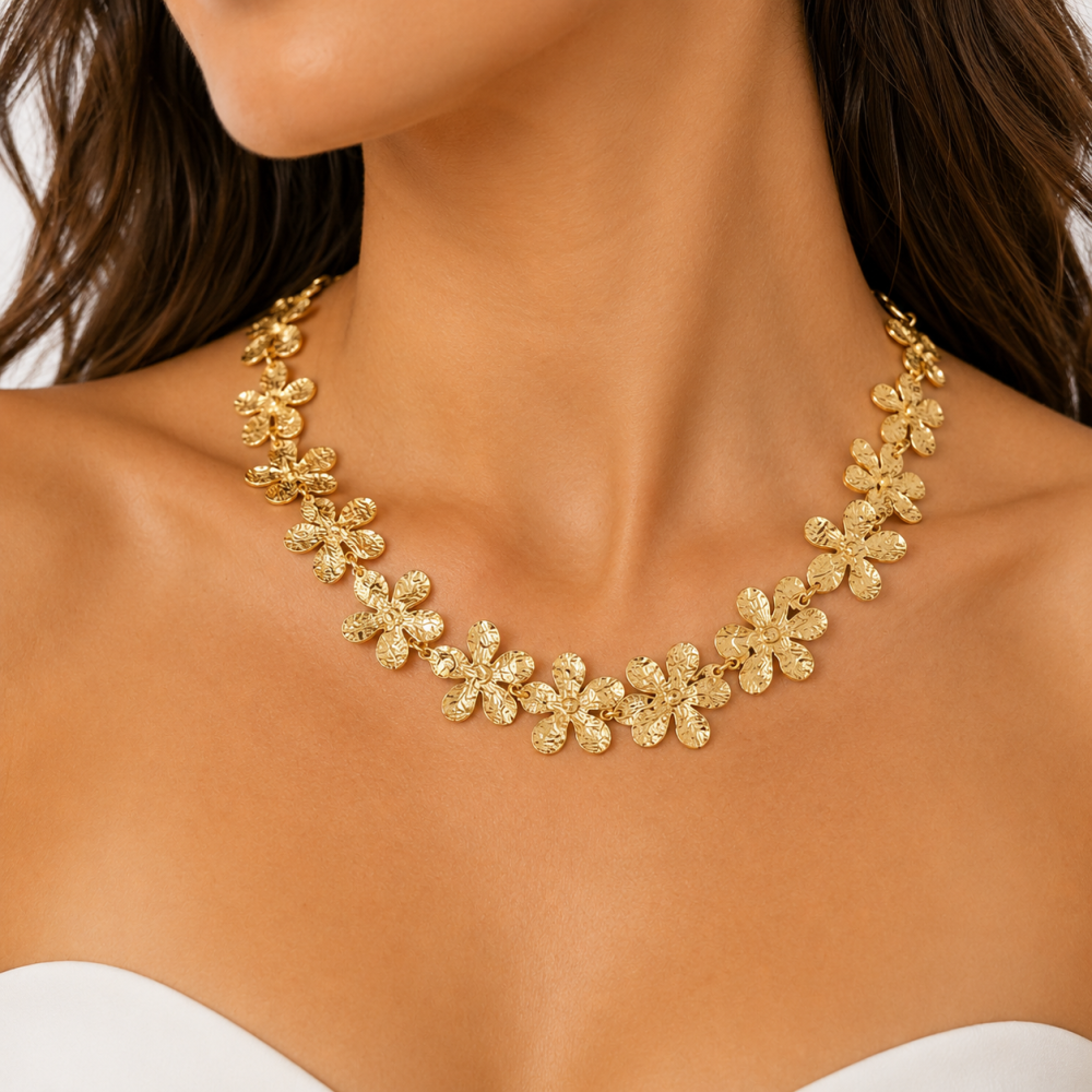 Colar Flores Trabalhada Dourado ou Prateado
