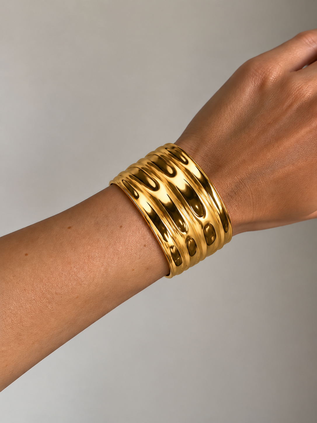 Pulseira Rígida Irregular Dourado ou Prateado