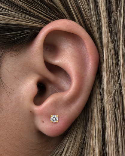 Piercing Ponto de Luz Dourado ou Prateado